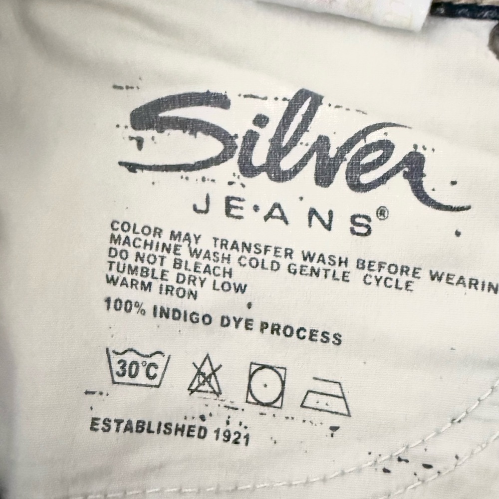 Silver “Tina” Slim Fit Flare Mid Rise Stretchy Figure Flattering Jeans Size 32 - Picture 14 of 14